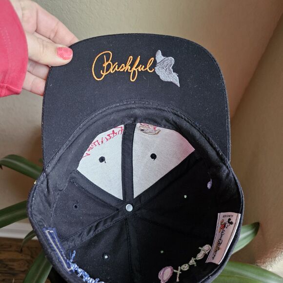 Rare VTG 90s Disney Store Snow White & The Seven Dwarfs Cartoon Strapback Hat - Picture 2 of 6